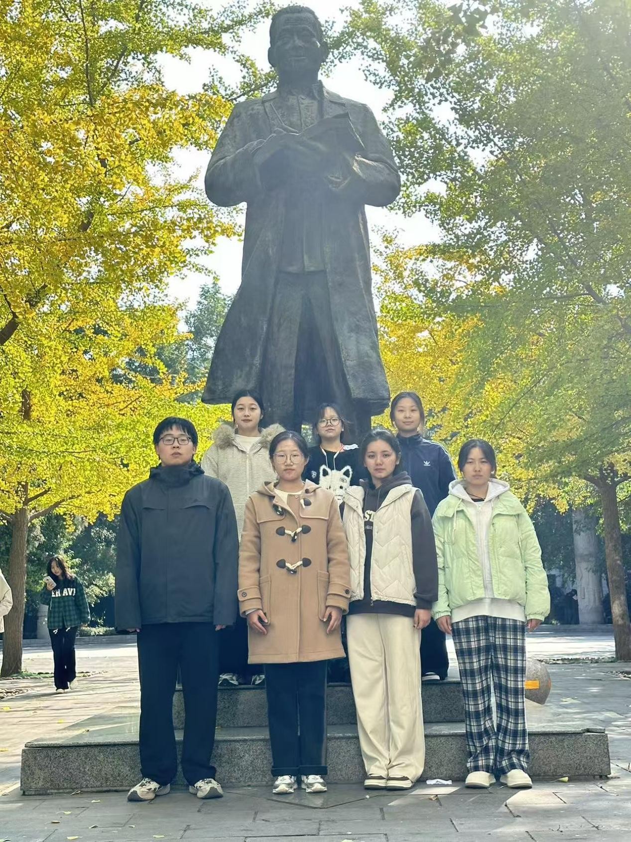 ����������