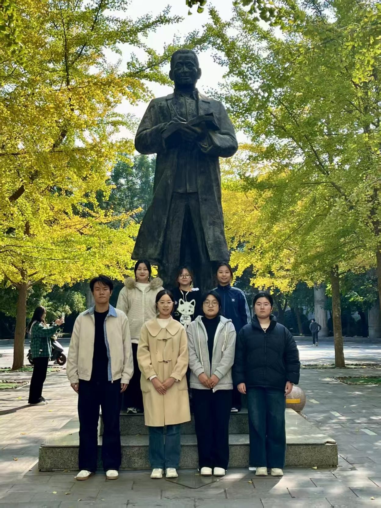 ����������