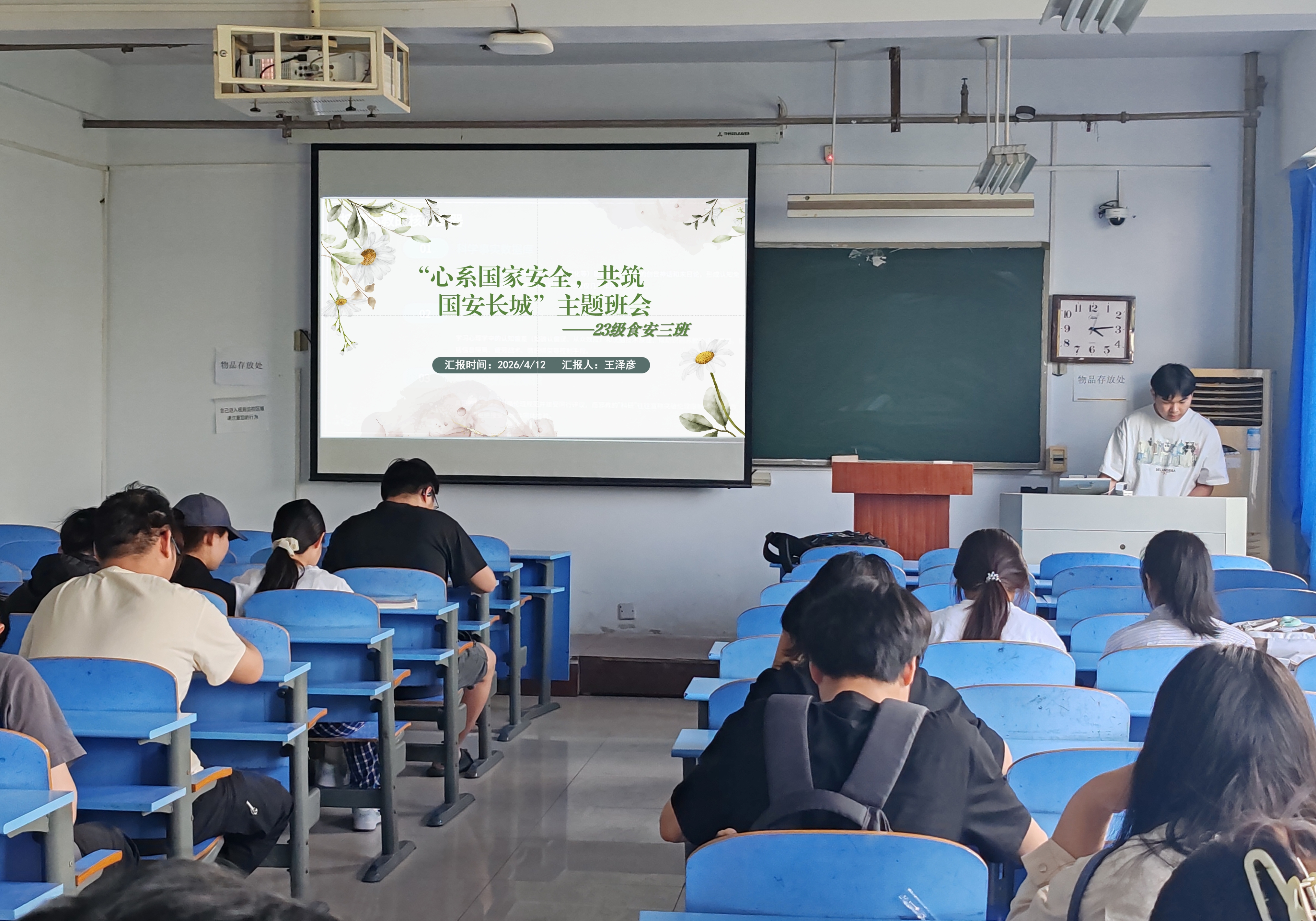 ����������