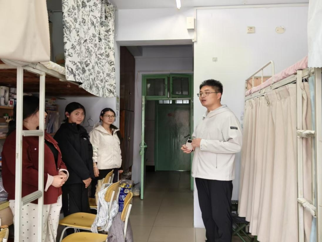 ����������