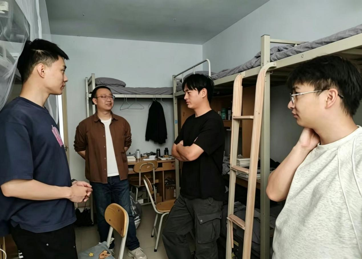 ����������