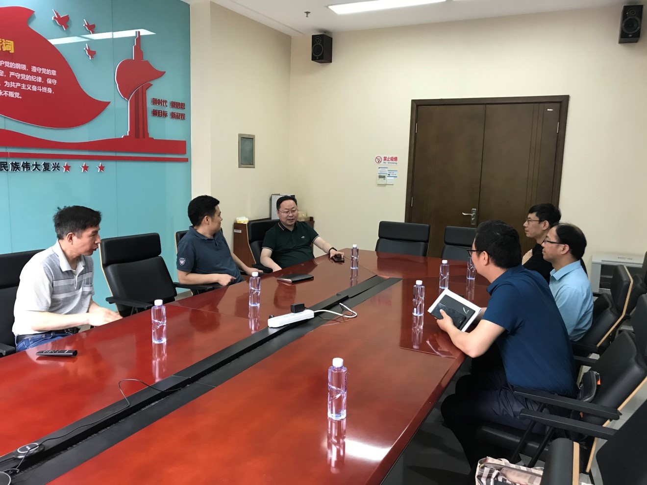 ����������