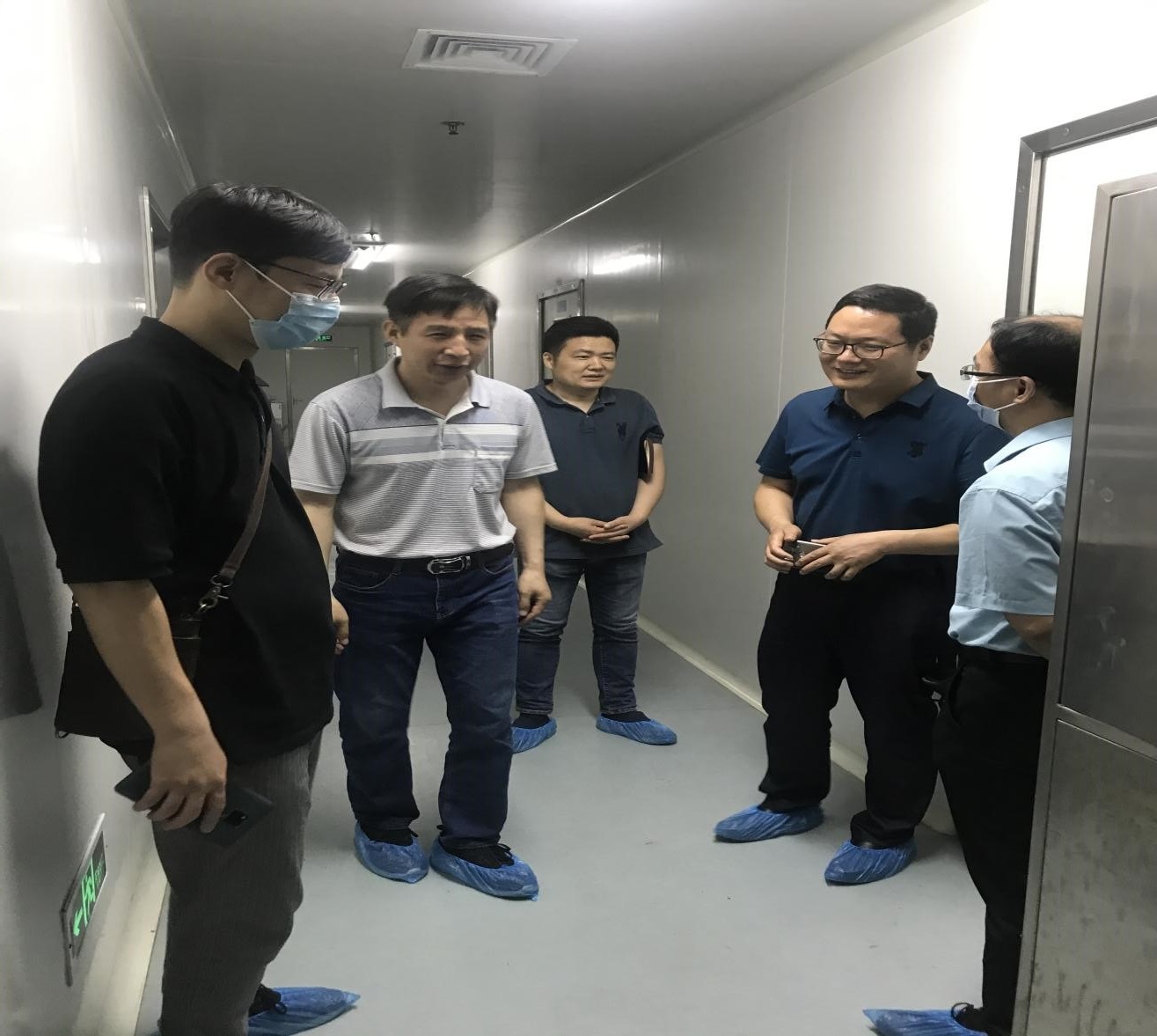 ����������