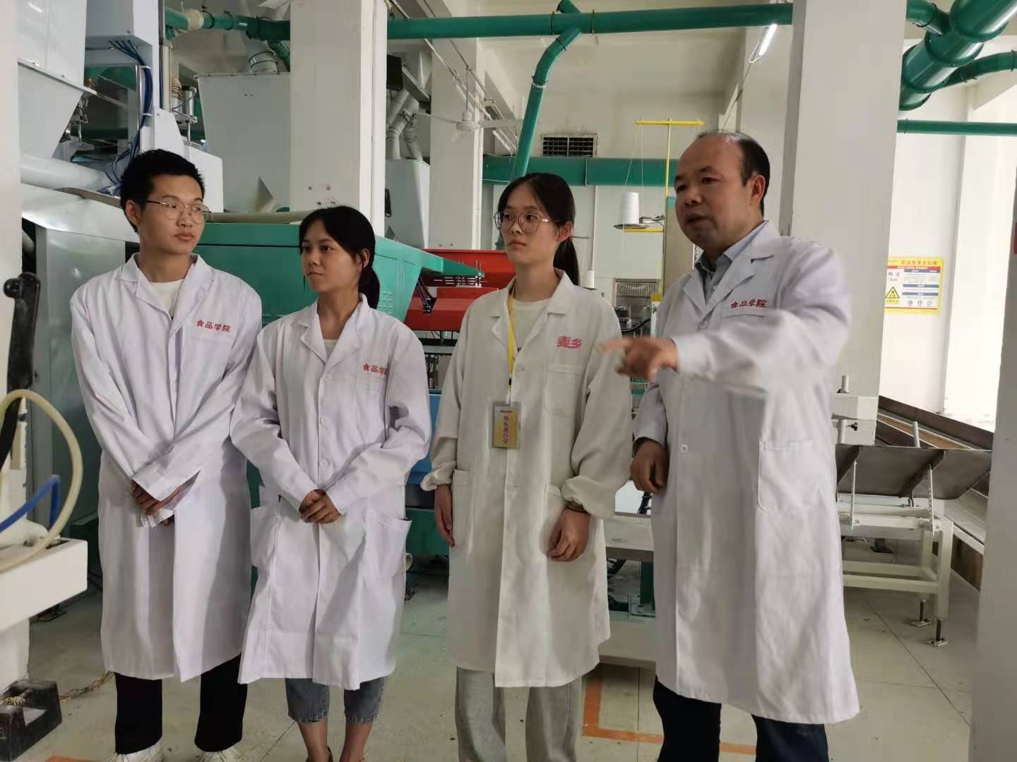 ����������