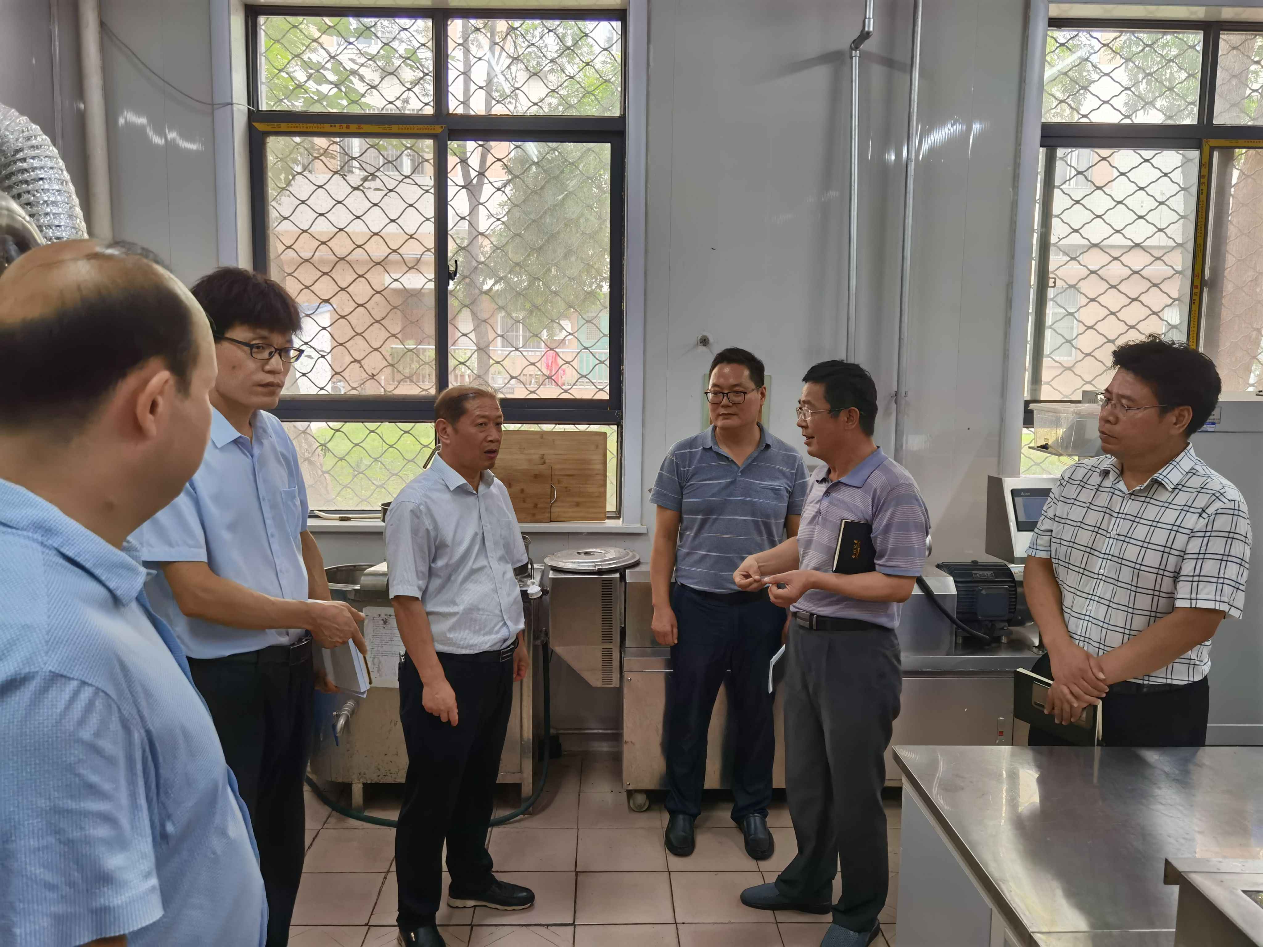 ����������