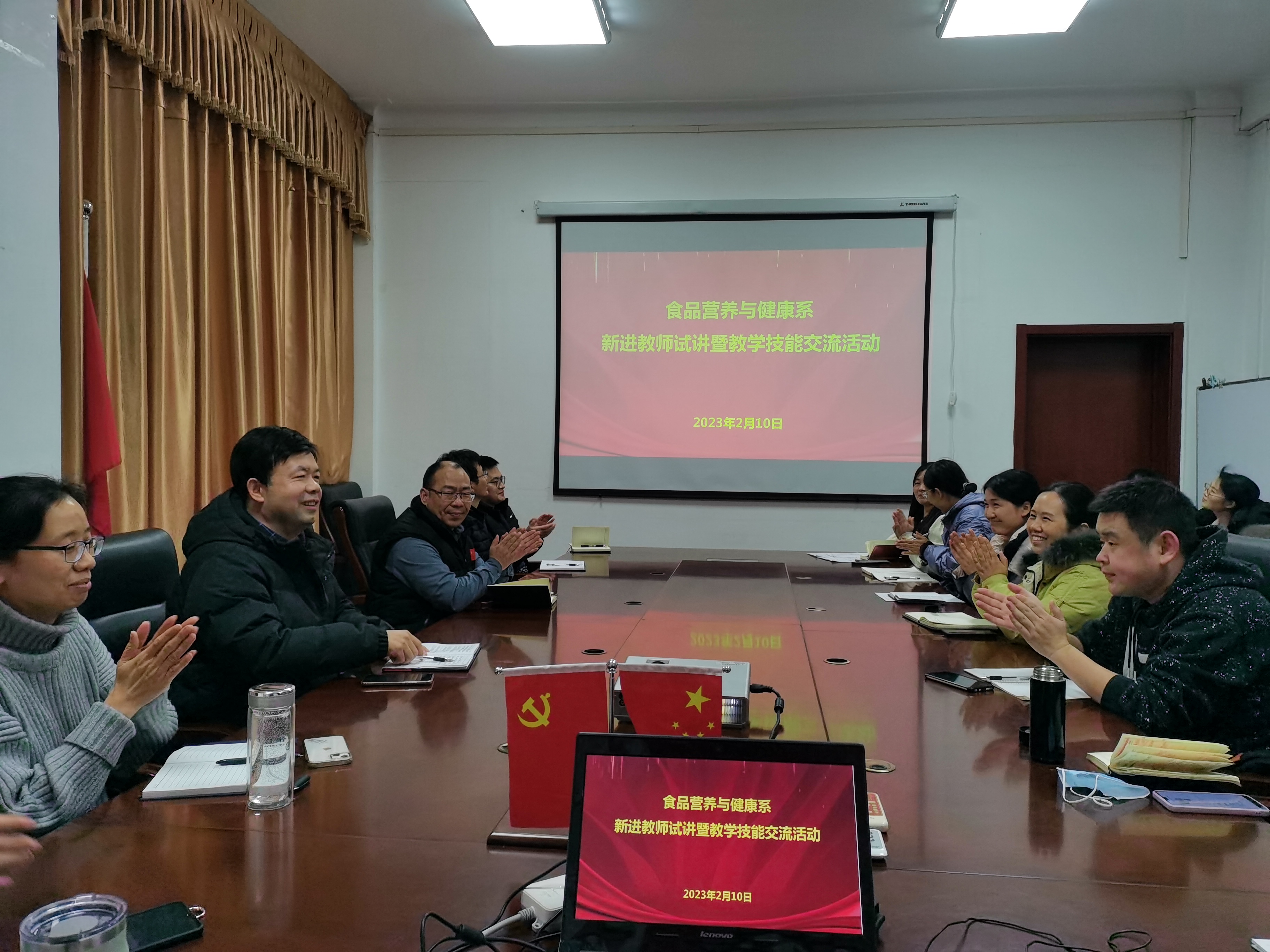 ����������