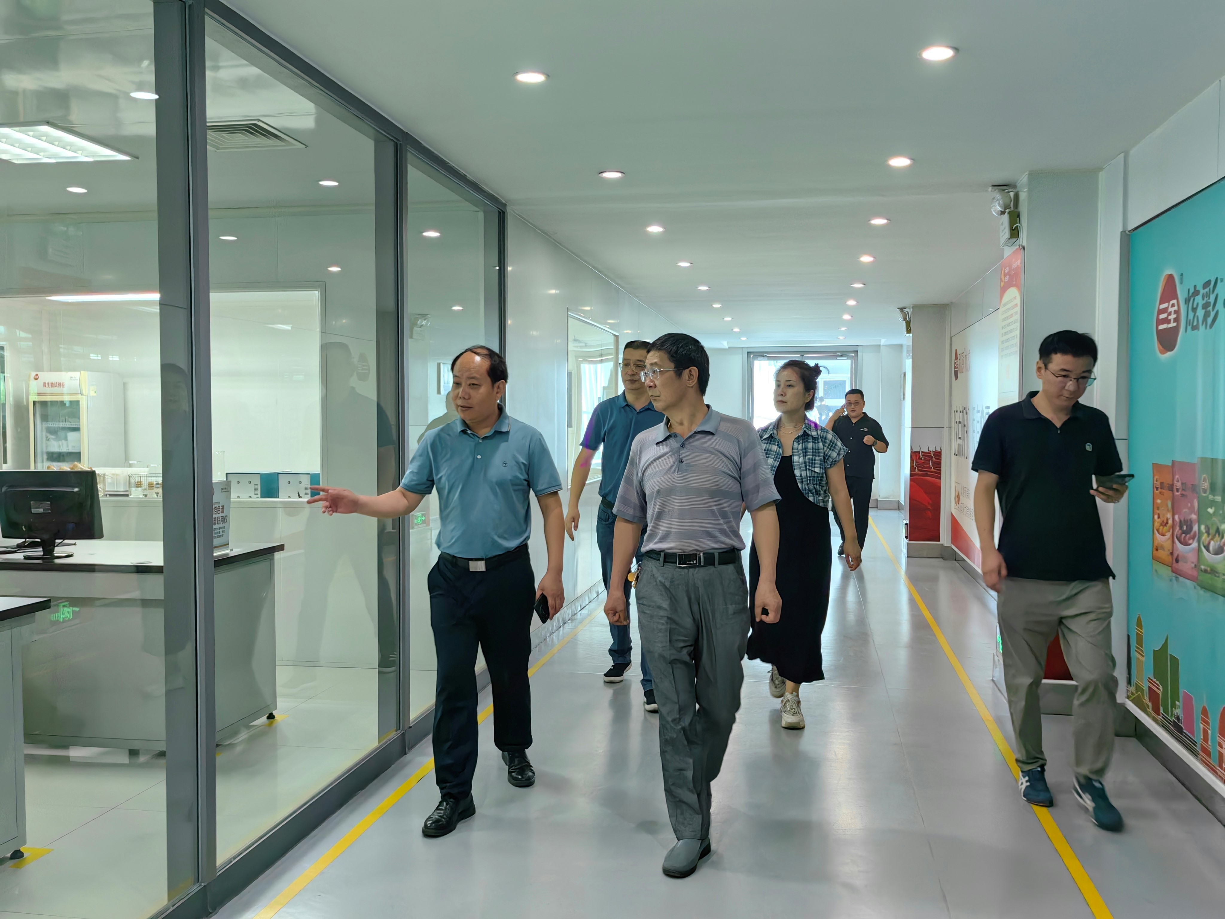 ����������