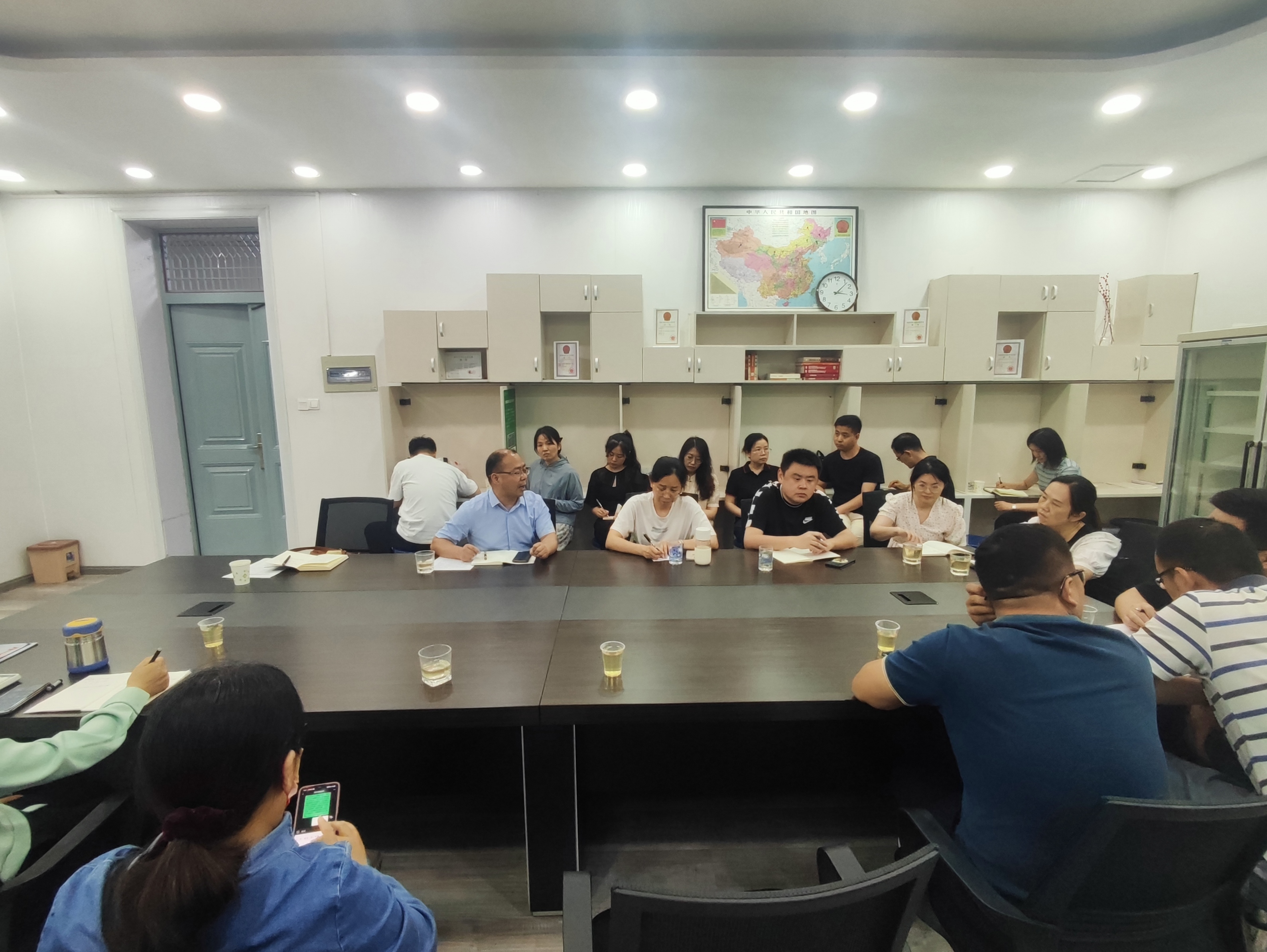 ����������