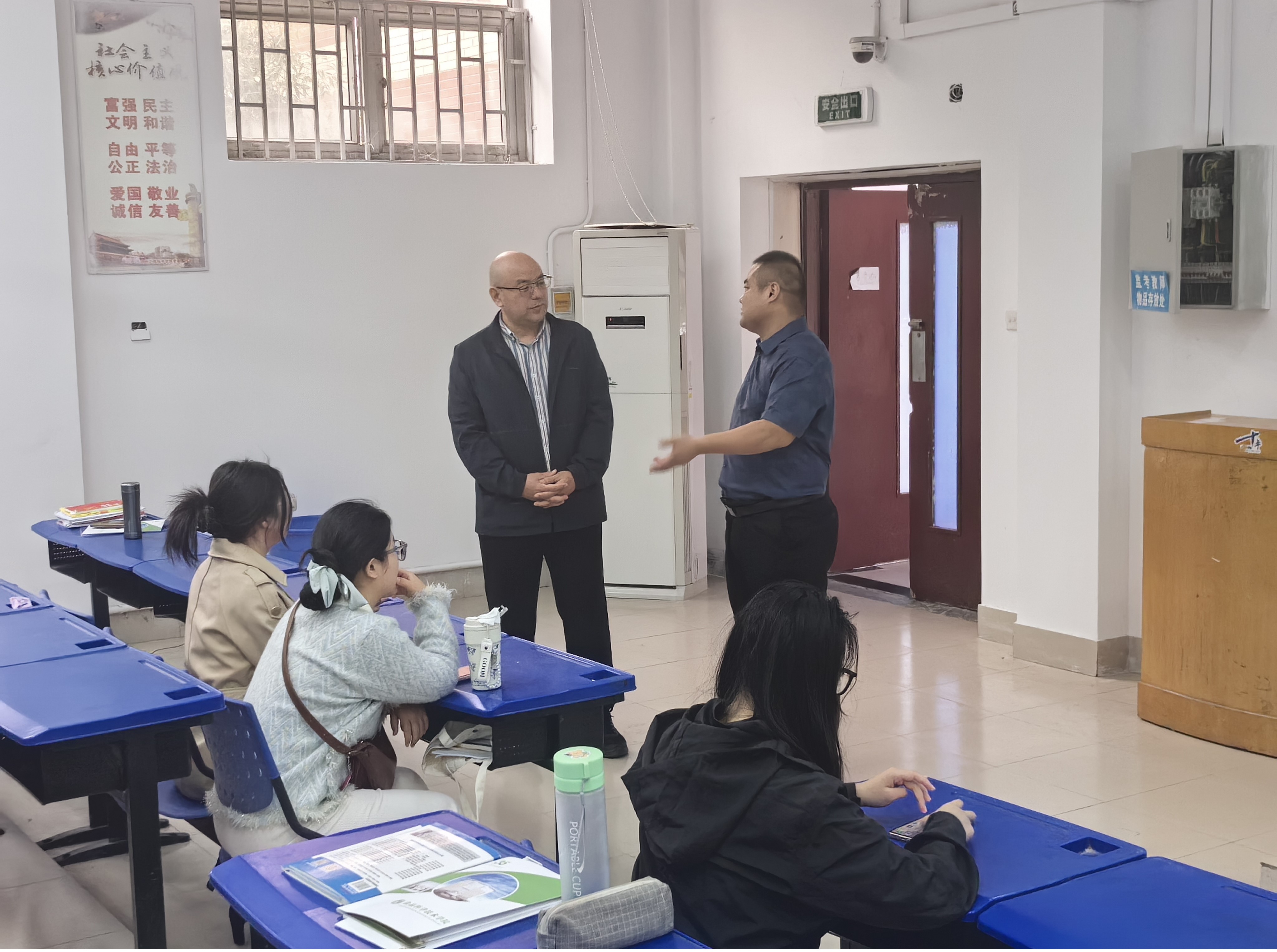 ����������