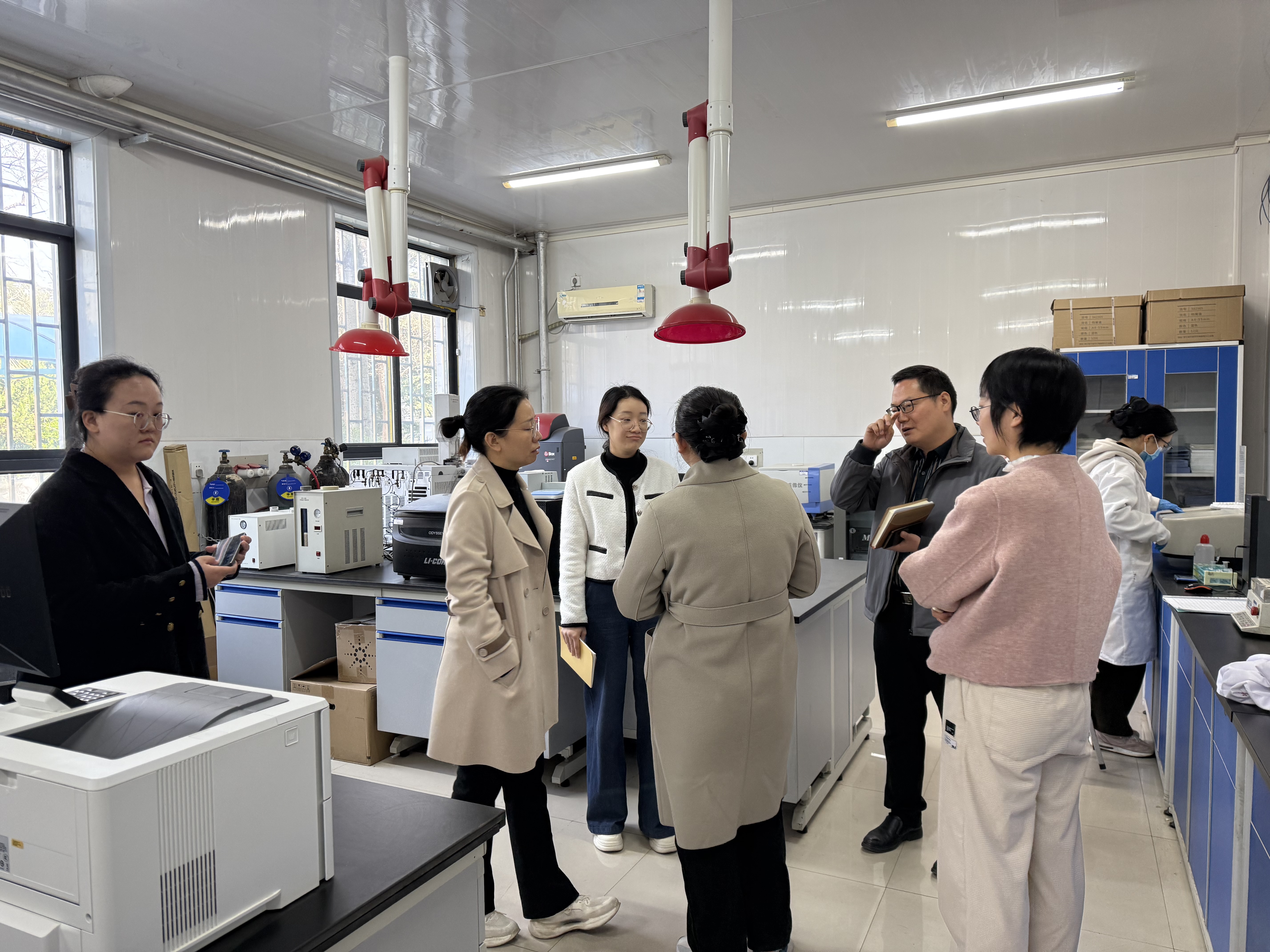 ����������