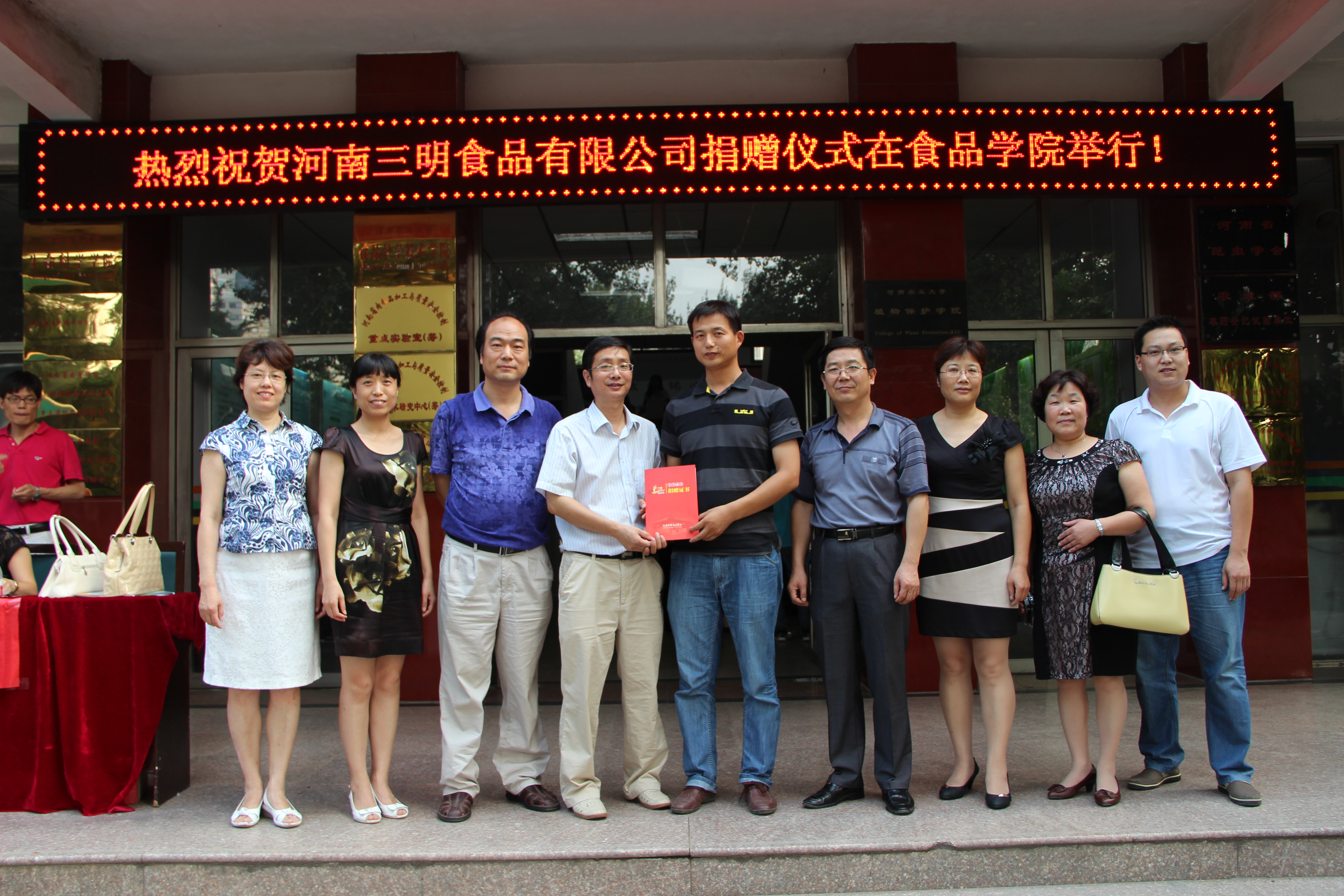 ����������