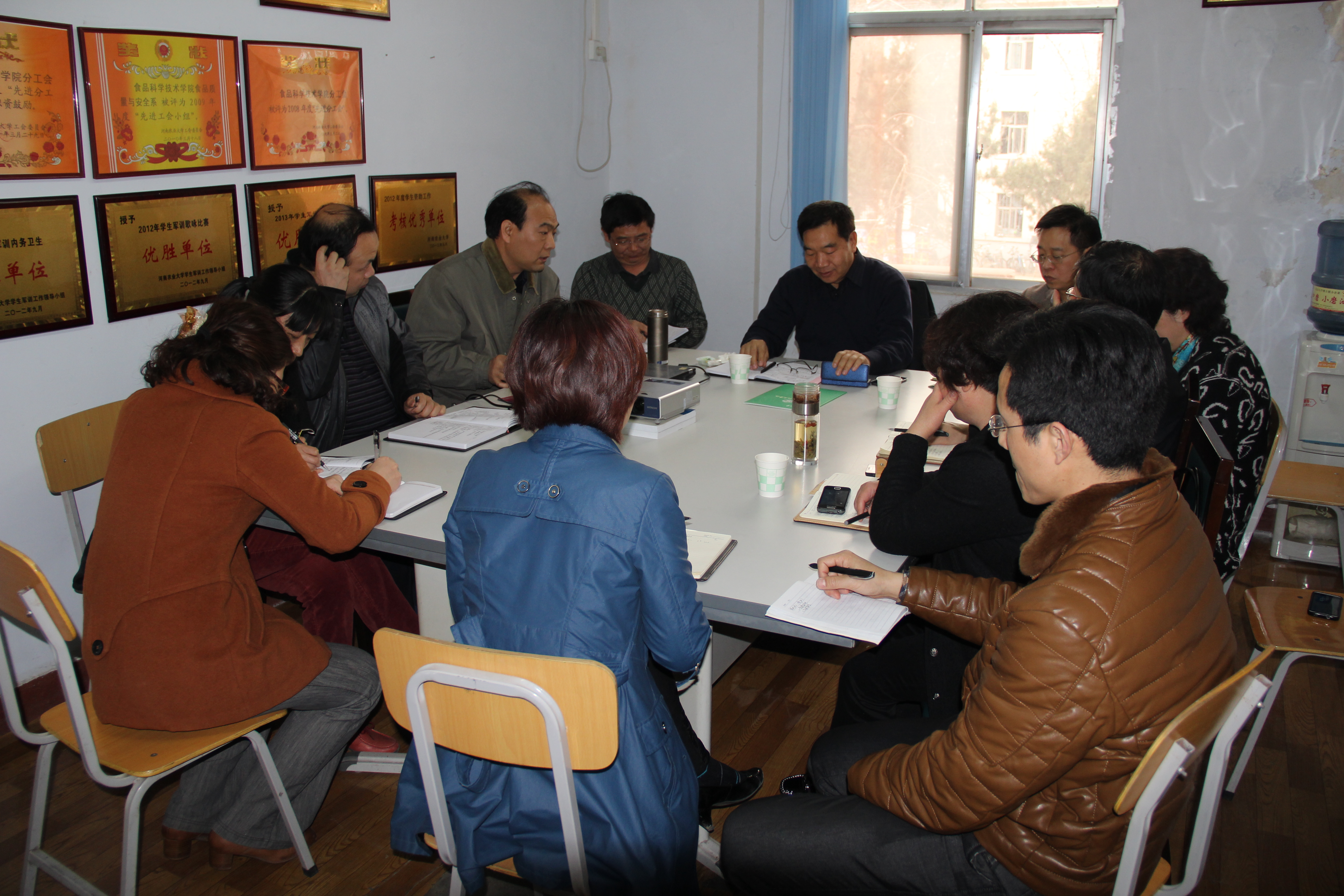 ����������