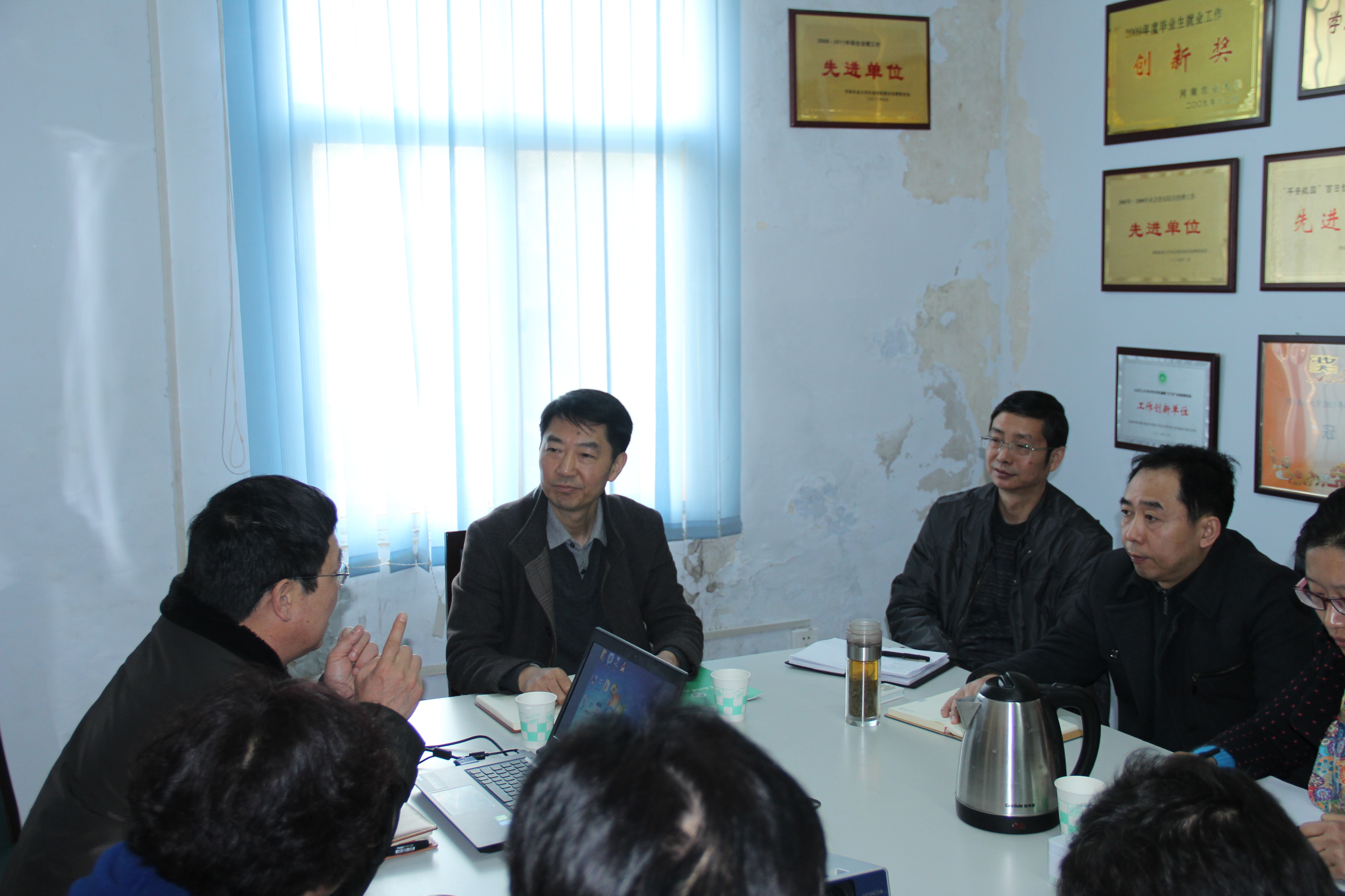 ����������