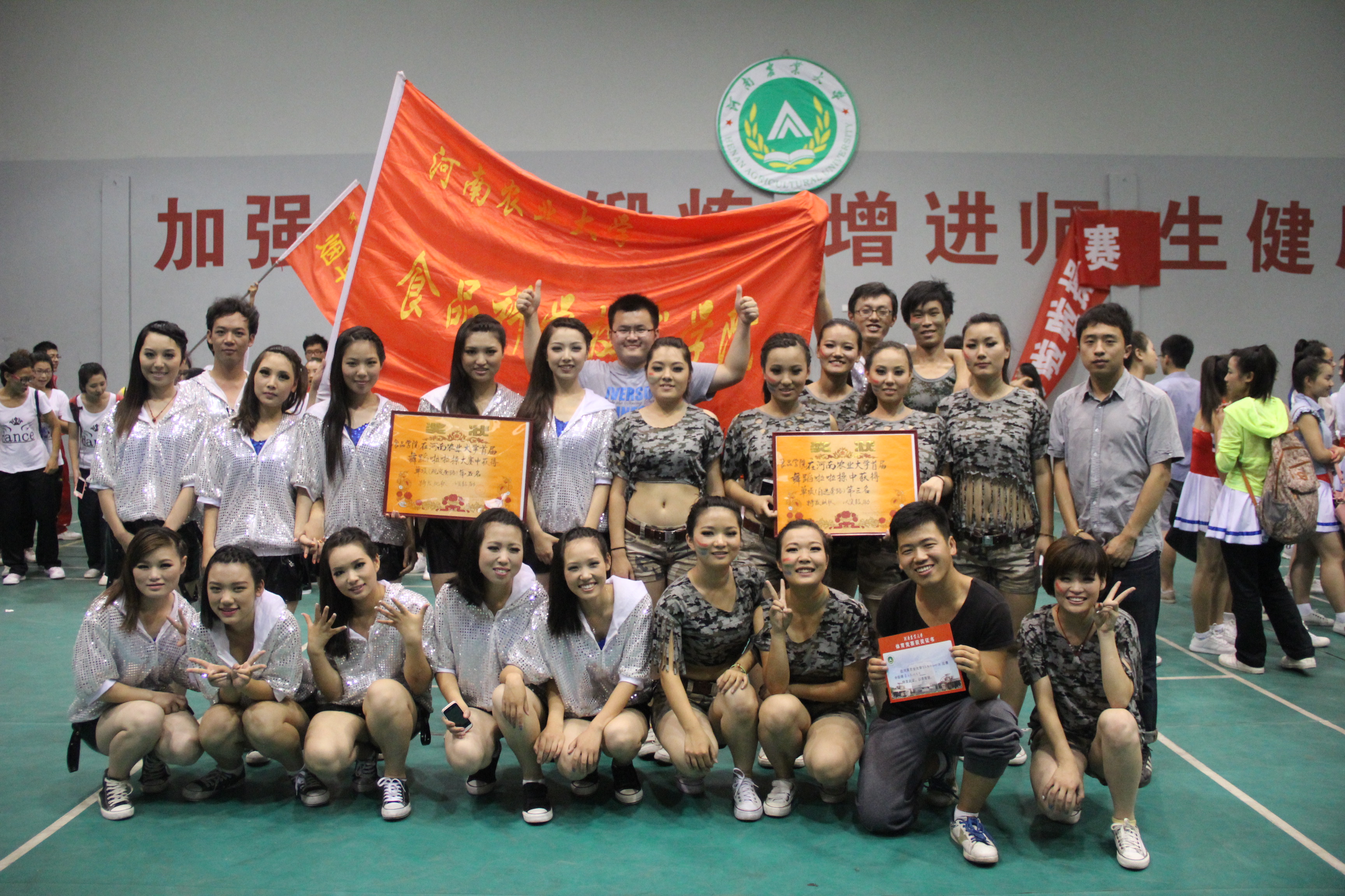 ����������