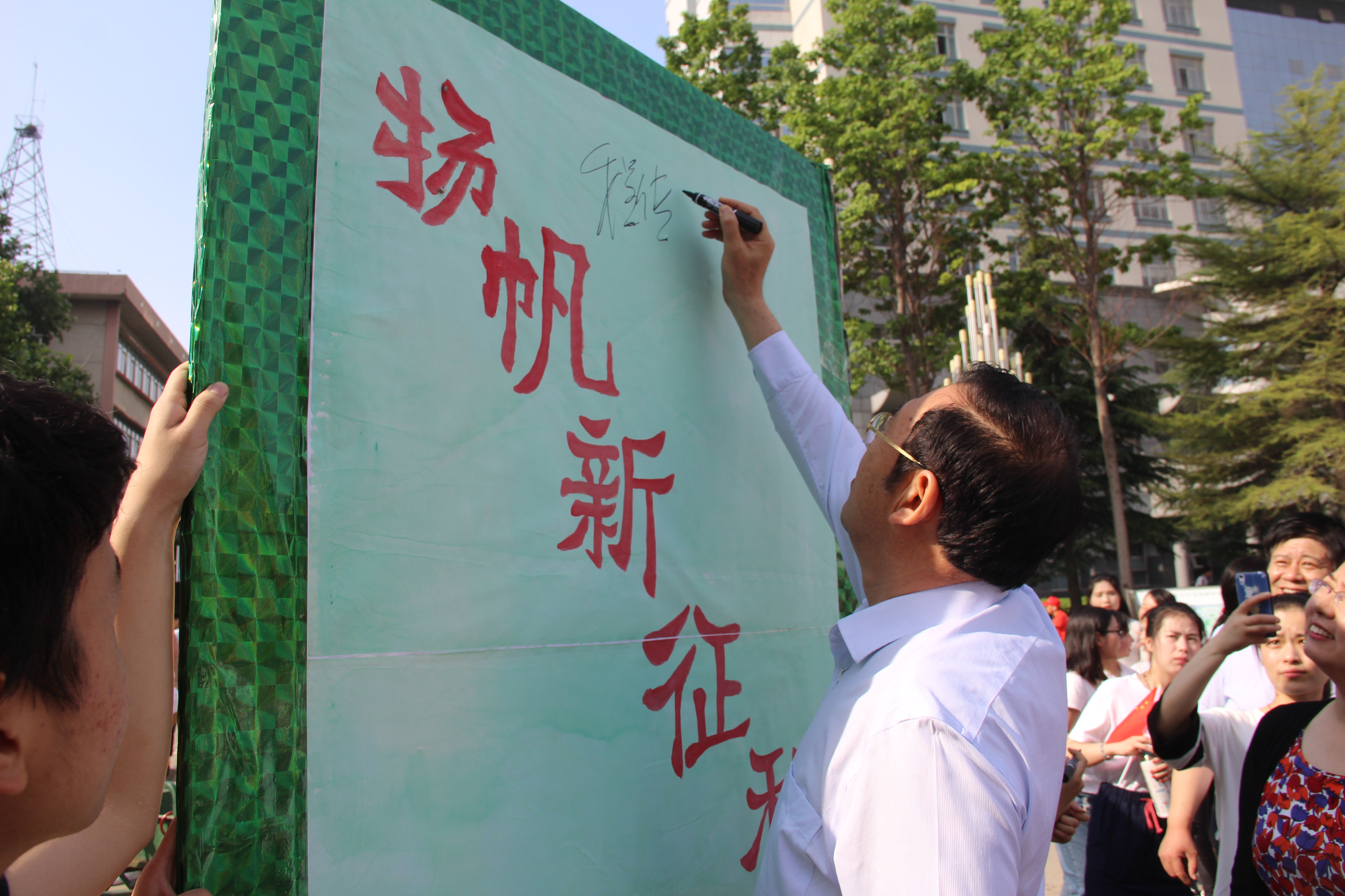 ����������